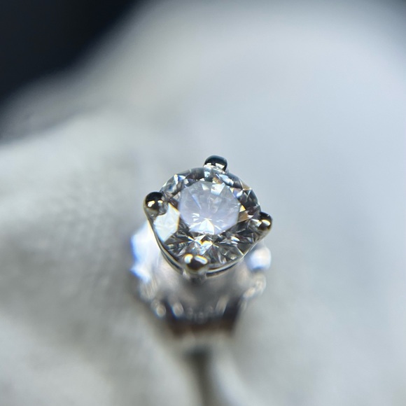 [Custom made] 0.2CTW Diamond stud earring with 14k white gold - Picture 3 of 4